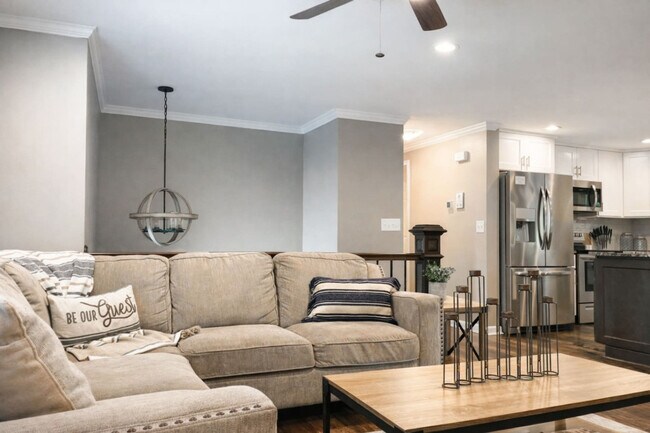 Foto del edificio - 11501-11505 5 Cedars Rd