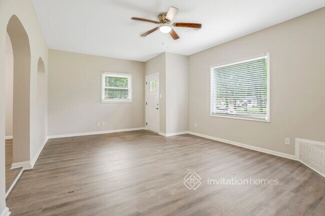 Building Photo - 2526 Fontaine Cir
