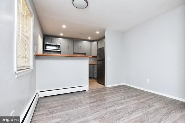 Foto del edificio - 604 Garnet Dr