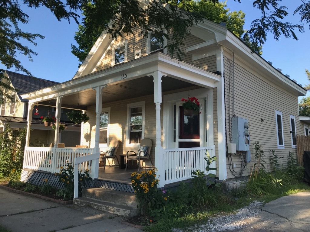 Primary Photo - 160 N Champlain St