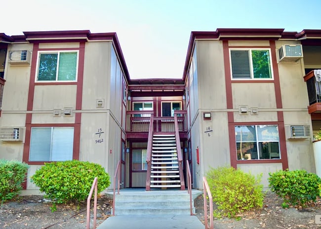 Foto del edificio - 5462 Adobe Falls Rd