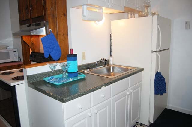 Building Photo - 390 Metacom Ave