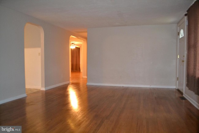 Building Photo - 64 Asbury Ave