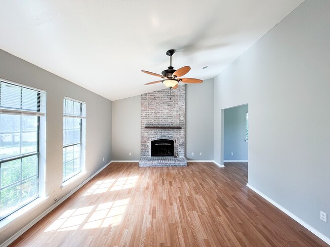 Building Photo - Available NOW!!!! This charming 2 story, 4...