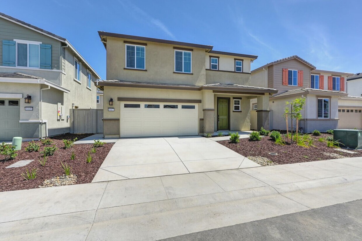 Foto principal - Brand New SOLAR Home in West Rosevile