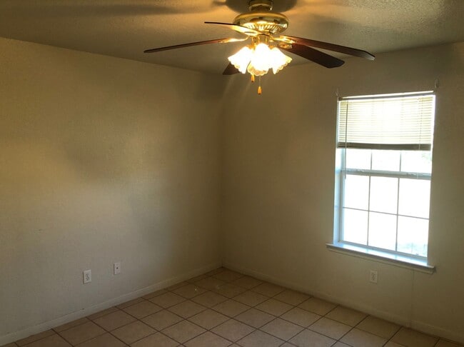 Foto del edificio - 403 Justin Ln