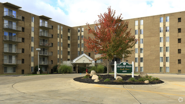 Highland Woods Towers & Gardens Apartments - Warrensville Heights, OH