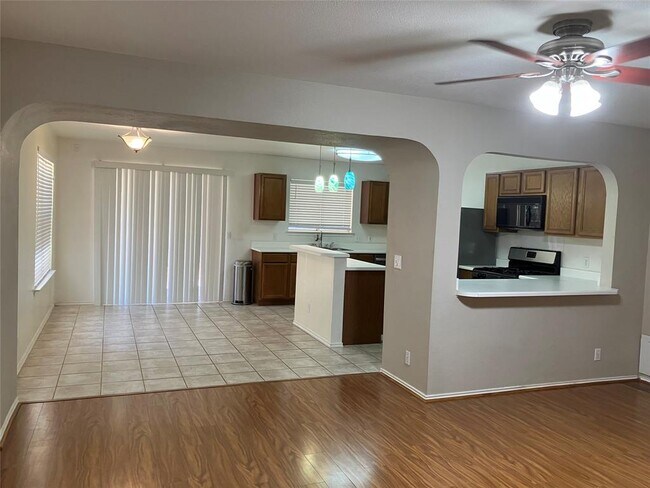Building Photo - 2023 Harvest Moon Dr