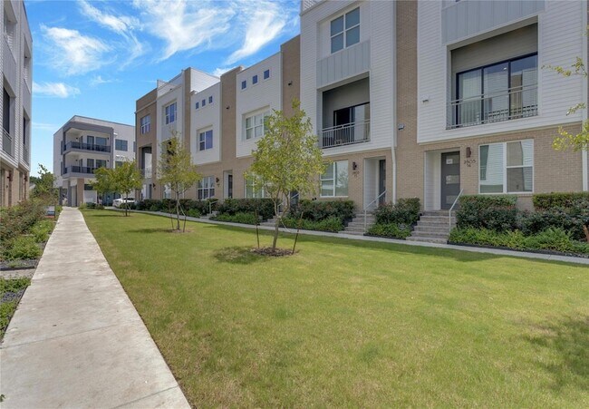 Building Photo - 2805 McCurdy St