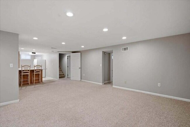 Foto del edificio - "Charming 2-Bedroom Duplex Retreat on Eccles Ave – Spacious 1,256 Sq Ft Home in Ogden!"