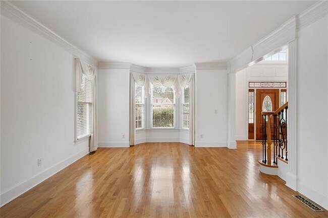Building Photo - 2745 Kensington Ct