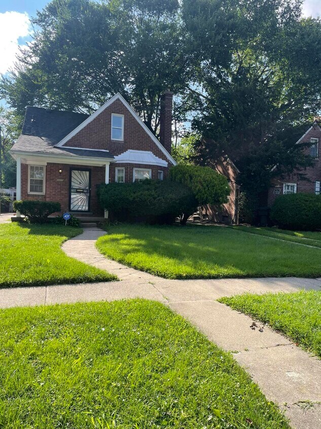 Primary Photo - 17191 Ashton Ave