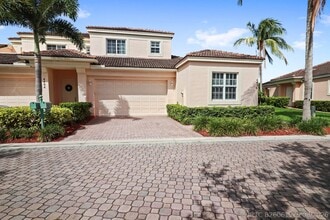 Building Photo - 4496 Hickory Dr