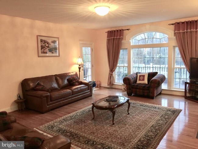 Foto del edificio - 12303 Greenbriar Branch Dr