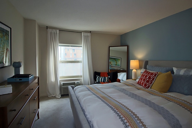 Building Photo - 16 W Chestnut St