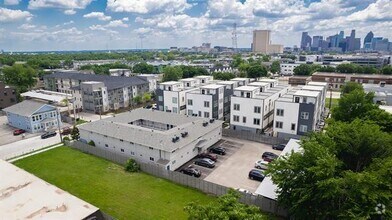 Building Photo - 4919 San Jacinto St