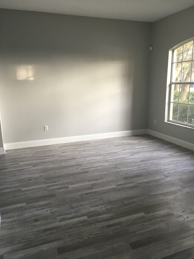Foto del edificio - Updated Spacious Home in Oviedo