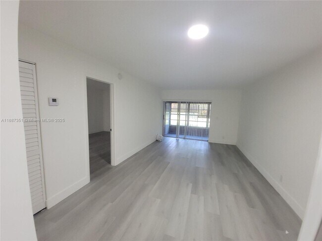 Foto del edificio - 3090 NW 46th Ave