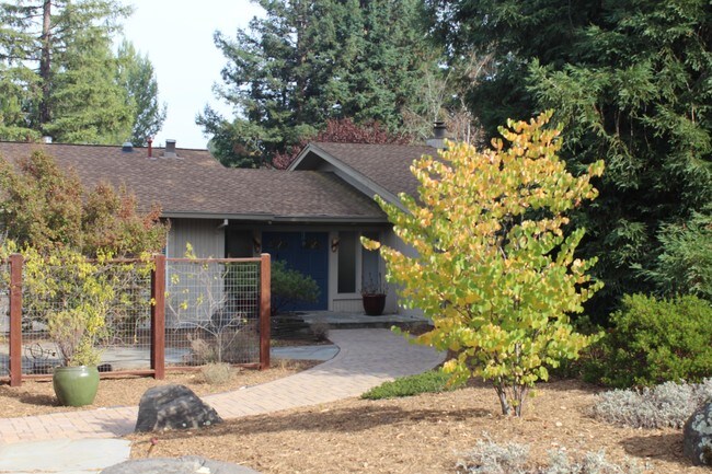 Foto del edificio - 822 Mesa Ct