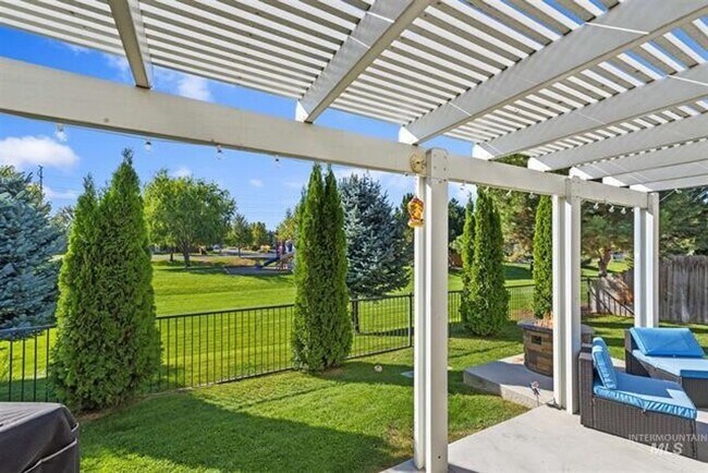 Foto del edificio - 3 Bed (+ bonus room) 2 Bath Home in Meridi...