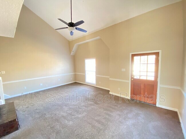 Building Photo - 5579 Crepe Myrtle Dr