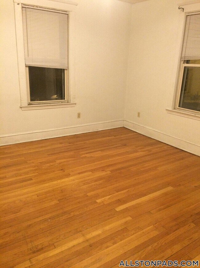 Building Photo - 11 Scottfield Rd