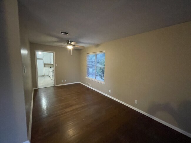 Foto del edificio - 1419 Linden Dr