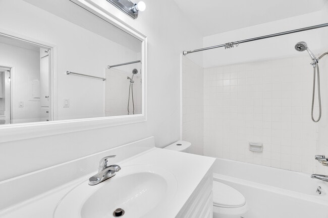 Building Photo - 320 S Gramercy Pl