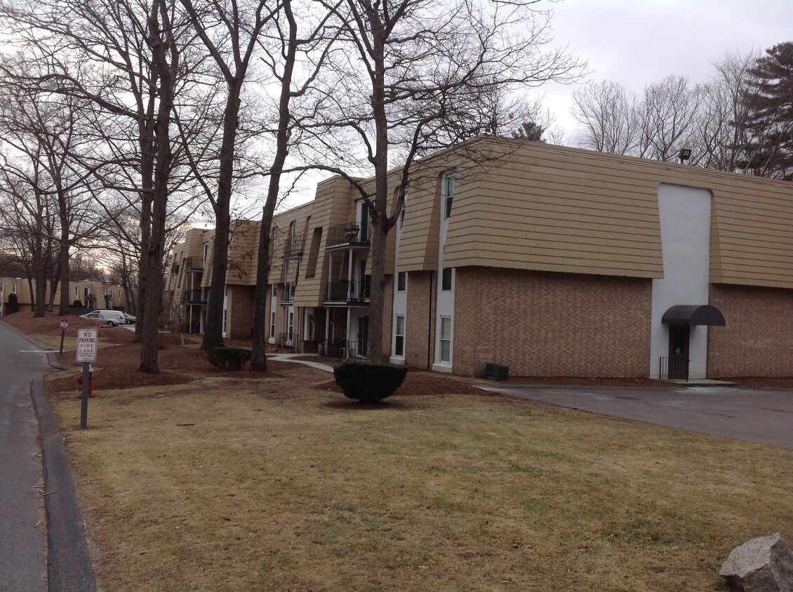 21 Shadowbrook Ln, Milford, MA 01757 Condo for Rent in Milford, MA