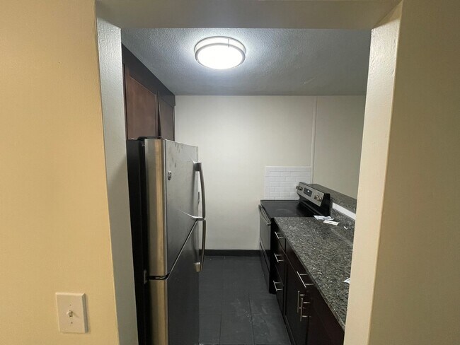 Foto del edificio - Easy ground-level studio in Watertown