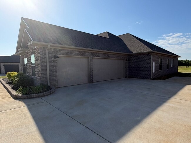 Foto del edificio - 26316 Woodfield Dr