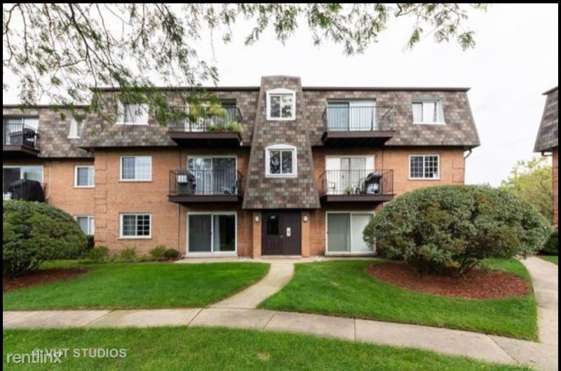 Primary Photo - 9397 Bay Colony Dr