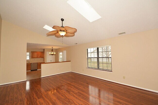 Foto del edificio - 102 Tracy Ridge Blvd