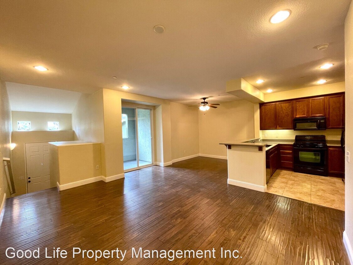 Primary Photo - 2 br, 2 bath House - 8878 Spectrum Center ...