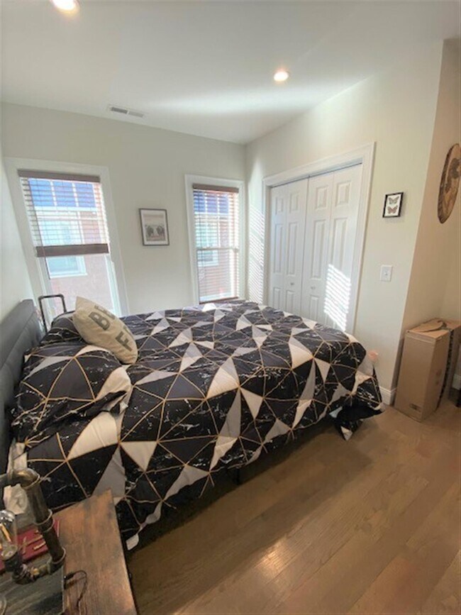 Foto del edificio - 18 Laurel St