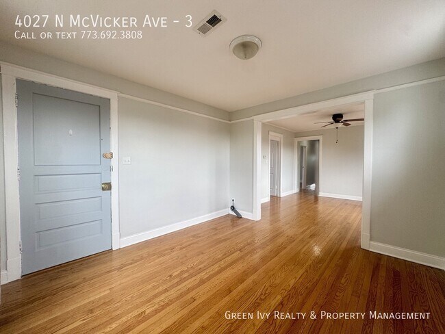 Foto del edificio - 4027 N McVicker Ave