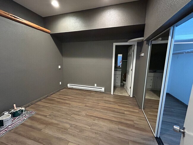 Foto del edificio - 7600 N Lake Blvd