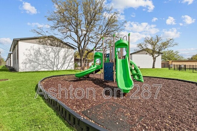 Building Photo - 1301 W Hwy 287 Byp
