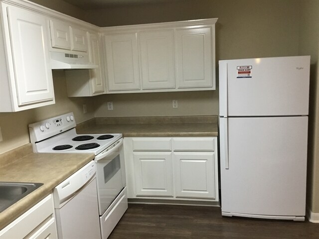 Building Photo - 5863 Blonde Canyon