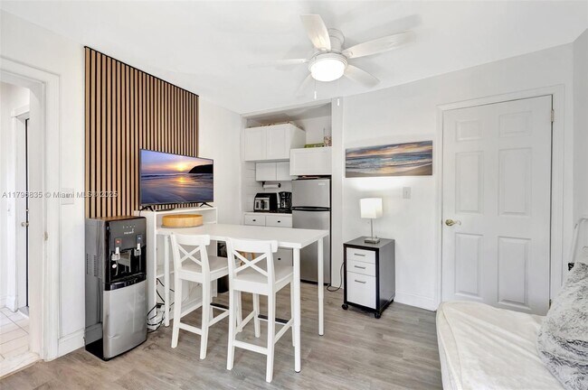 Foto del edificio - 2751 NE 9th Terrace