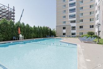 Peninsula Apartments photo'