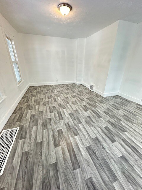 Foto del edificio - 703 W 18th St