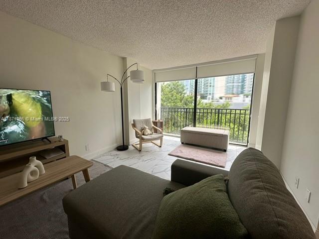 Foto del edificio - 16909 N Bay Rd
