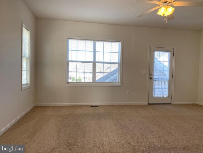 Foto del edificio - 17269 Library Blvd