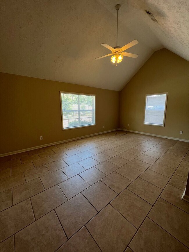 Foto del edificio - Luxury 2 Story Longleaf Crossing Available...