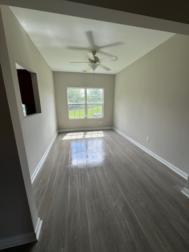 Foto del edificio - 1002 Mill Creek Way