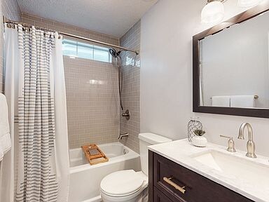 Building Photo - 3164 Huelani Pl