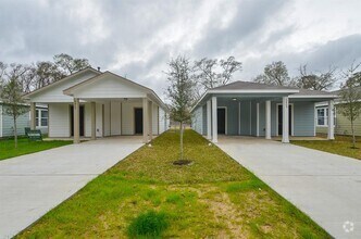 Building Photo - 5807 Cebra St