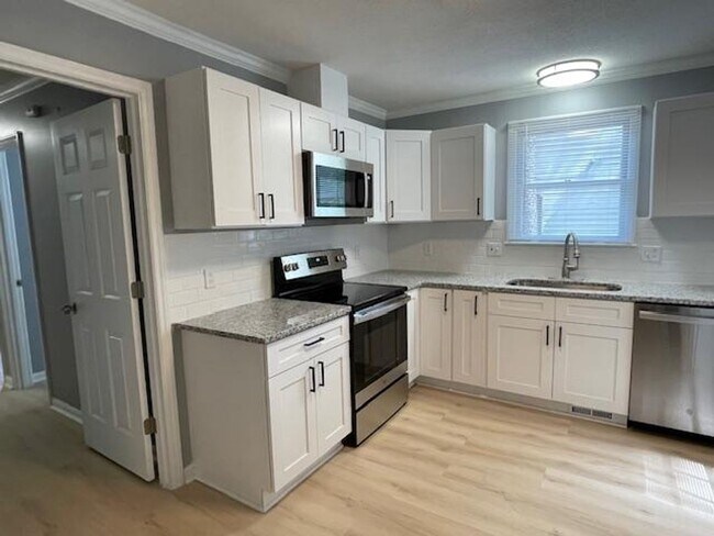 Foto del edificio - 4512 Jacqueline Lane - Bev Roberts Rentals...