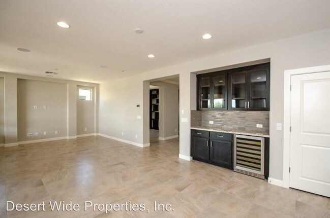 Building Photo - 2 br, 2 bath House - 741 E. LA PALTA STR.